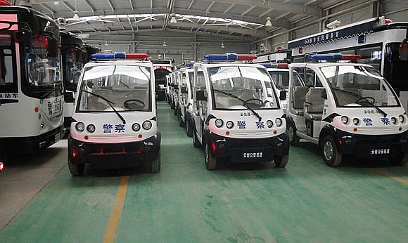 車間里的電動(dòng)巡邏車