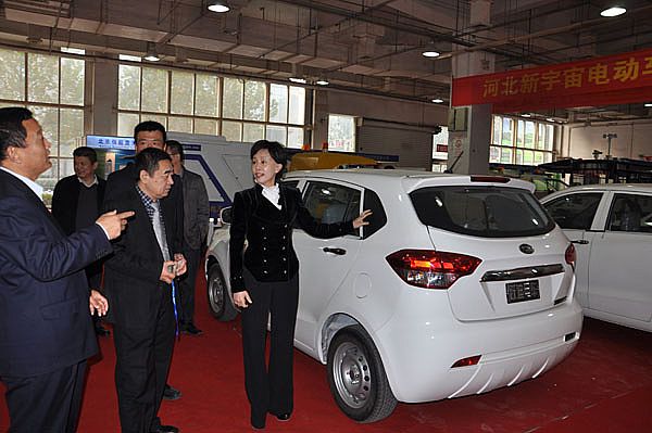 躍迪電動(dòng)汽車(chē)參加節(jié)能減排與資源綜合利用博覽會(huì)