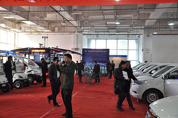 躍迪電動(dòng)汽車(chē)參加節(jié)能減排與資源綜合利用博覽會(huì)