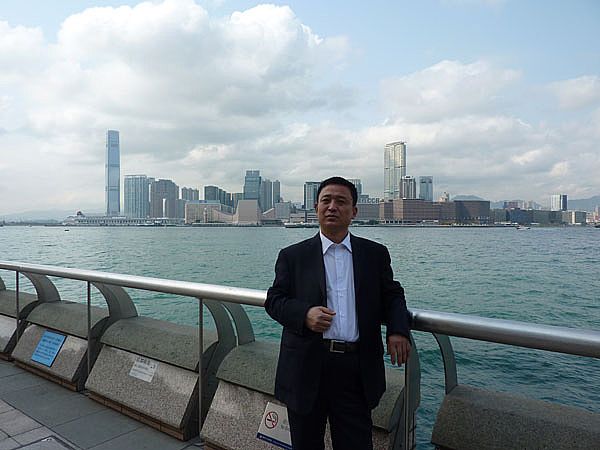 河北新宇宙:與科研機(jī)構(gòu)合作研發(fā)移動(dòng)警務(wù)室