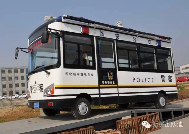 躍迪移動警務(wù)室發(fā)車浙江臨安-維護治安秩序、利民利警。