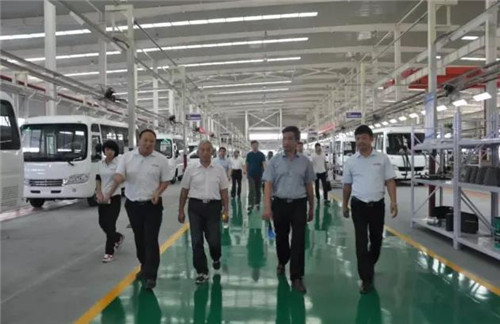 陜西省各高校專家、教授、學者一行到陜西躍迪公司調(diào)研