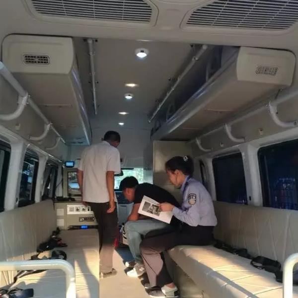 通訊指揮車發(fā)車石家莊機場公安分局