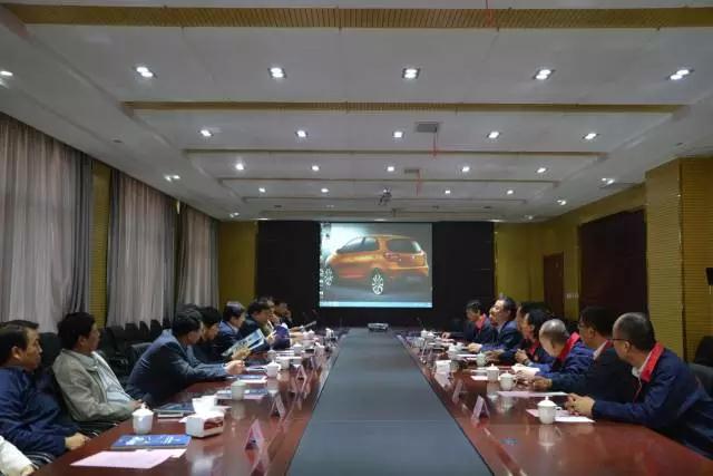 石家莊市市長(zhǎng)邢國輝一行到躍迪集團(tuán)視察調(diào)研