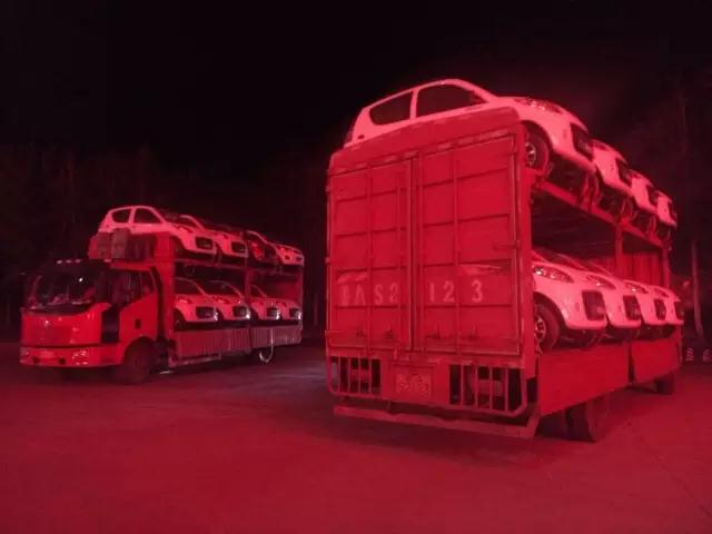 電動汽車出發(fā)了。