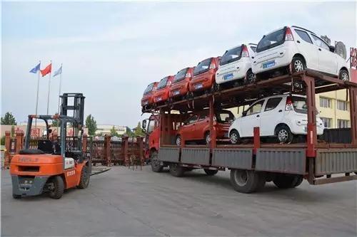 躍迪電動(dòng)汽車裝車完了