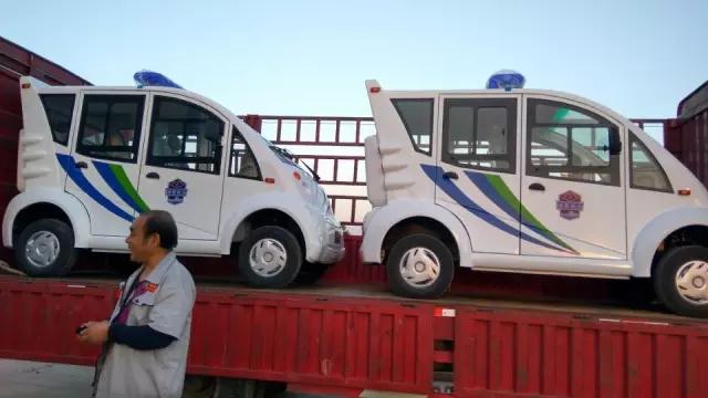 躍迪電動(dòng)汽車(chē)裝車(chē)進(jìn)行中