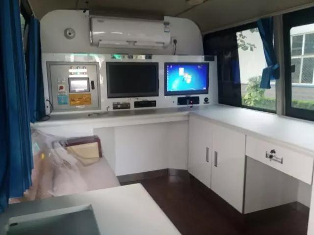 30臺(tái)躍迪燃油移動(dòng)警務(wù)室批量發(fā)往河北石家莊交管局——霧霾鎖城，躍迪24小時(shí)全天候執(zhí)勤