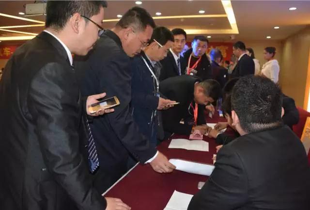 躍迪智能家族集結(jié)亮相鄭州展，萬人見證，共贏未來