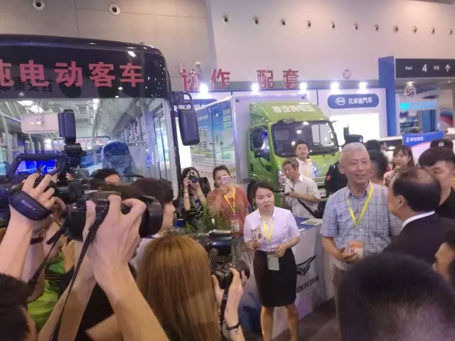 躍迪汽車帶您走進2017絲博會暨21屆西洽會，感受展會盛況