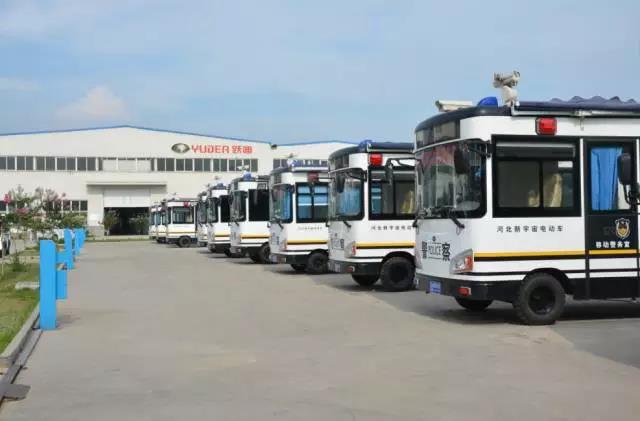 躍迪電動流動警務(wù)室集合完畢，準備裝車