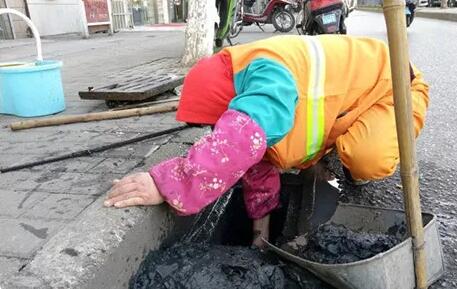 今天，躍迪向平凡而偉大的他們——環(huán)衛(wèi)工人致敬！