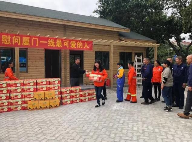 今天，躍迪向平凡而偉大的他們——環(huán)衛(wèi)工人致敬！