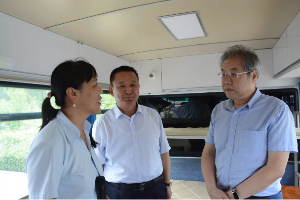 河北省政協(xié)副主席盧曉光，河北省委統(tǒng)戰(zhàn)部副部長、省工商聯(lián)黨組書記郭翠朵率調(diào)研組到躍迪集團開展重點提案督辦調(diào)研