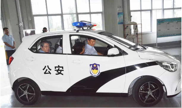 河北省政協(xié)副主席盧曉光，河北省委統(tǒng)戰(zhàn)部副部長、省工商聯(lián)黨組書記郭翠朵率調(diào)研組到躍迪集團開展重點提案督辦調(diào)研