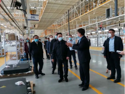 四川省人大常委會(huì)黨組副書(shū)記、副主任黃新初蒞臨躍迪國(guó)躍新能源汽車(chē)產(chǎn)業(yè)園調(diào)研