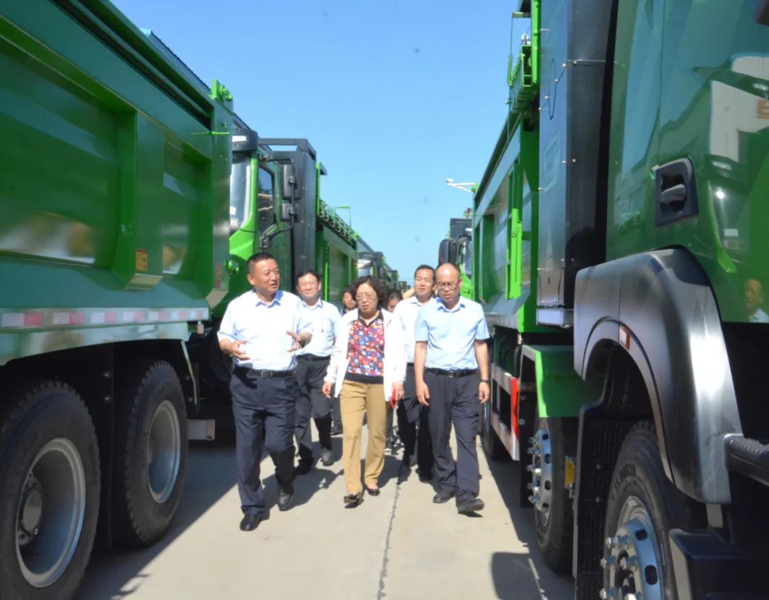 呂梁市委常委、副市長劉晉萍一行 蒞臨躍迪集團(tuán)考察調(diào)研