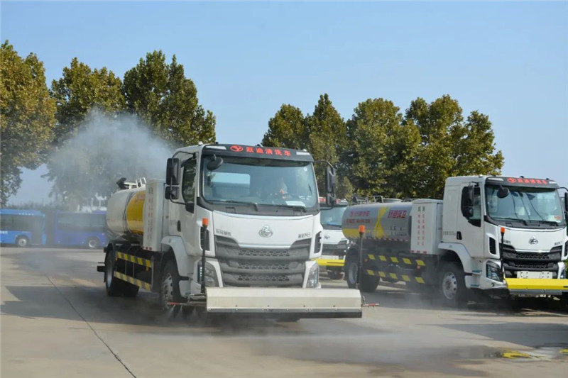 守護(hù)城市清潔丨躍迪純電動清洗車助力道路光亮無污垢